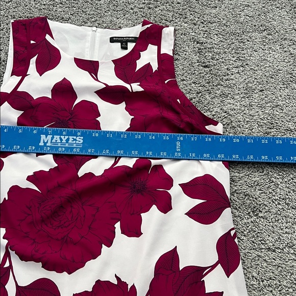 Banana Republic Women’s White & Burgundy Floral Sleeveless Shift Dress - Size 12 - Picture 9 of 9